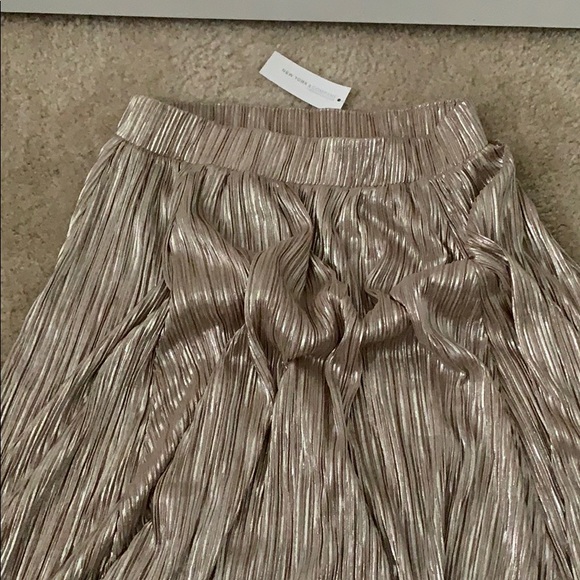 Skirt - Picture 3 of 3